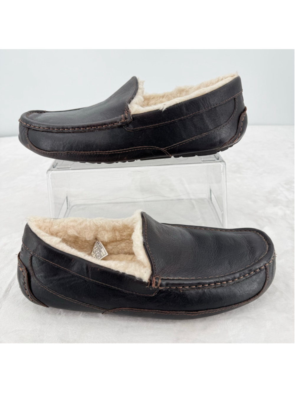 UGG Men’s Ascot Moccasin Slippers Black Leather Sherpa Sheepskin Lined Size 11